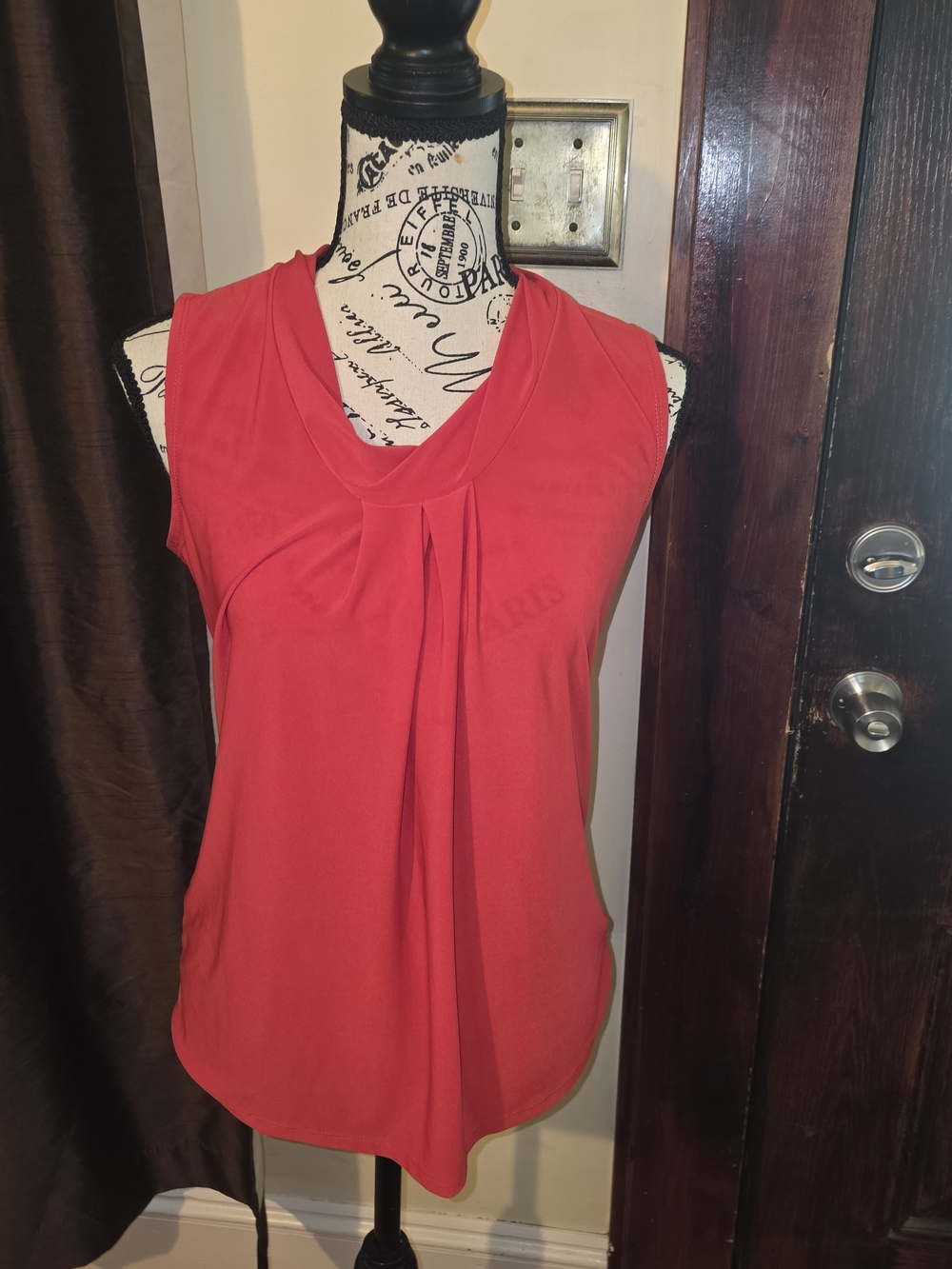 Susan Lawrence Red Sleeveless Pleat-Front Medium
